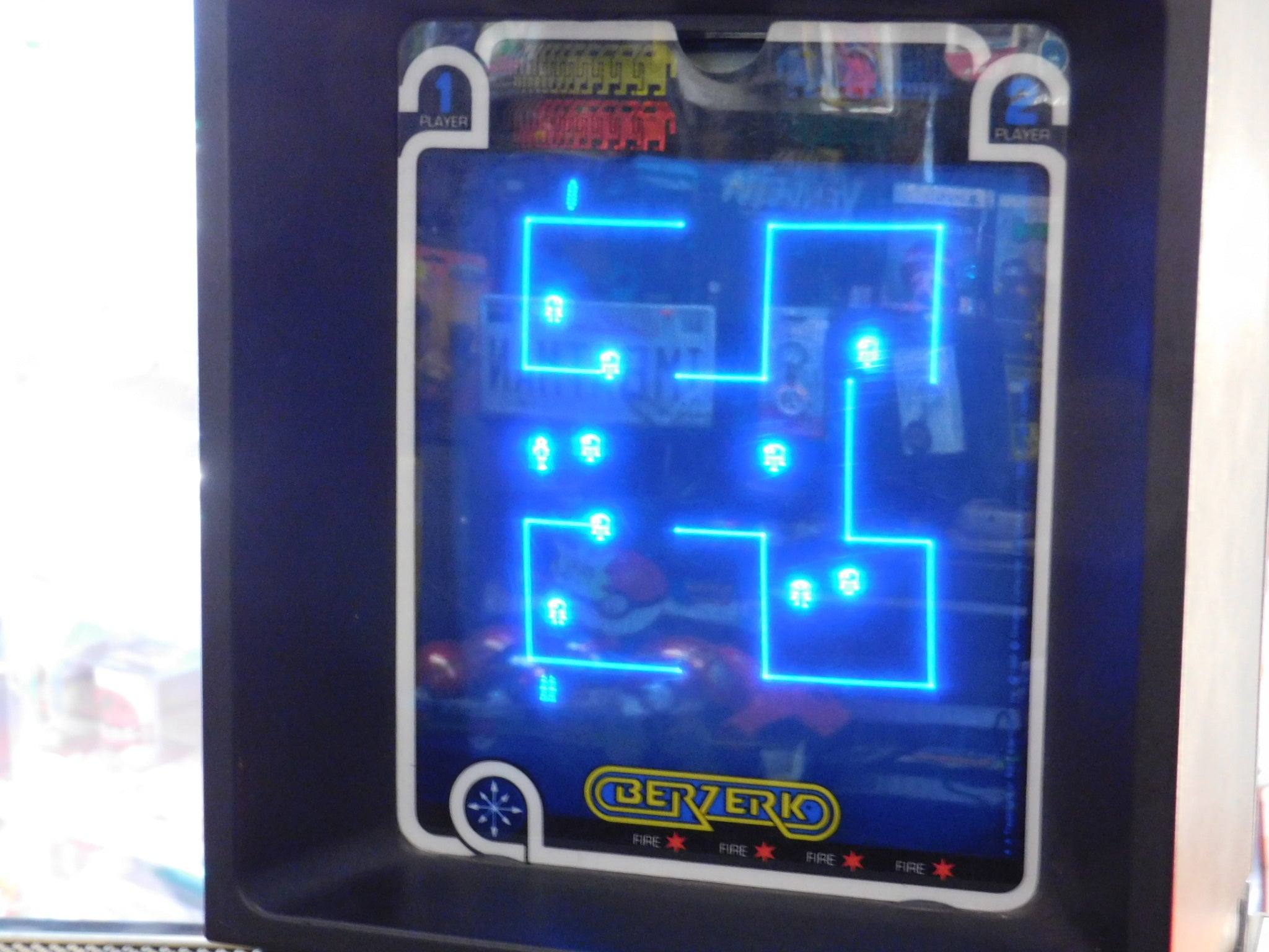 Berzerk on the high quality Vectrex