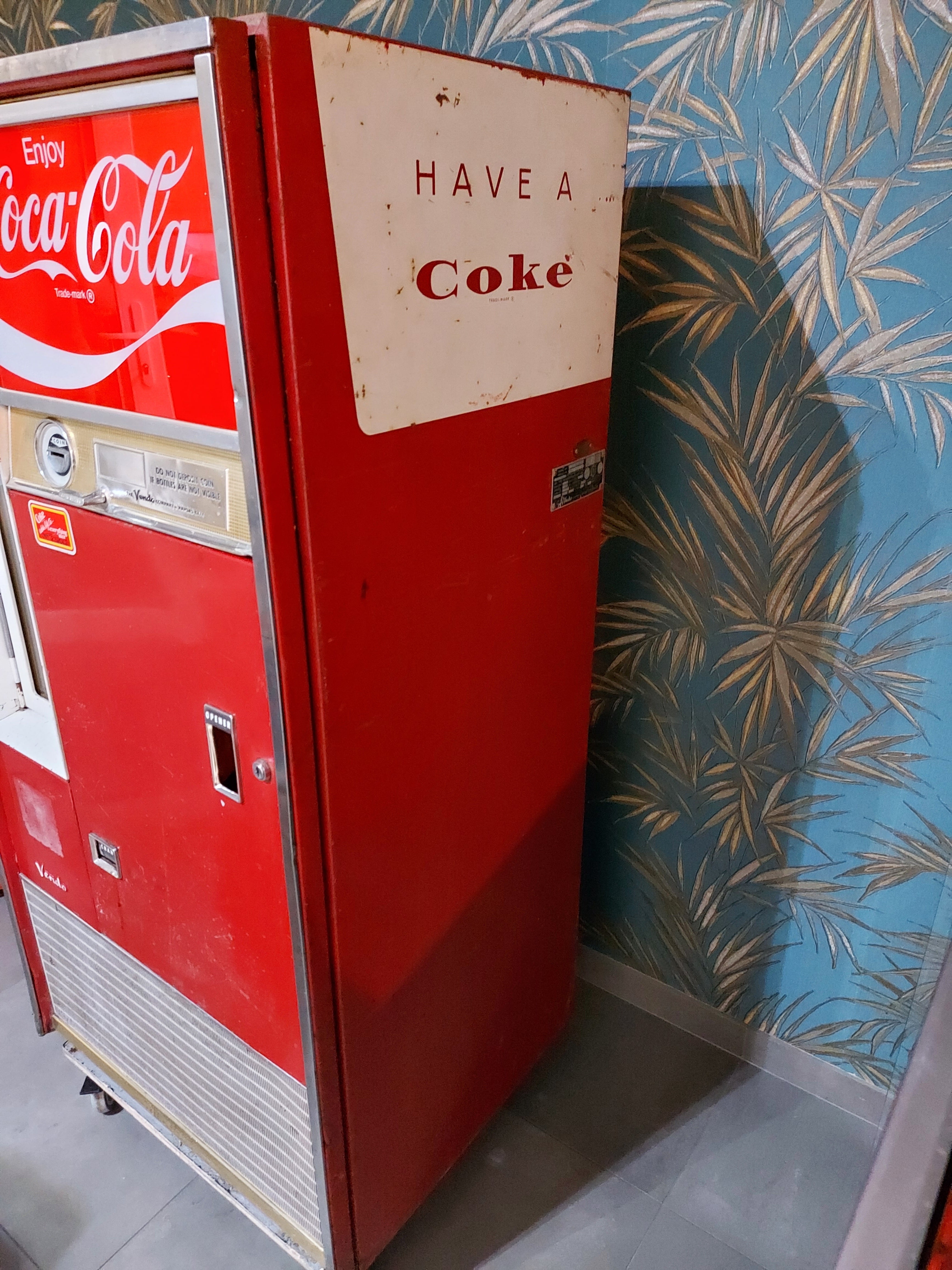 COCA COLA AUTOMAAT