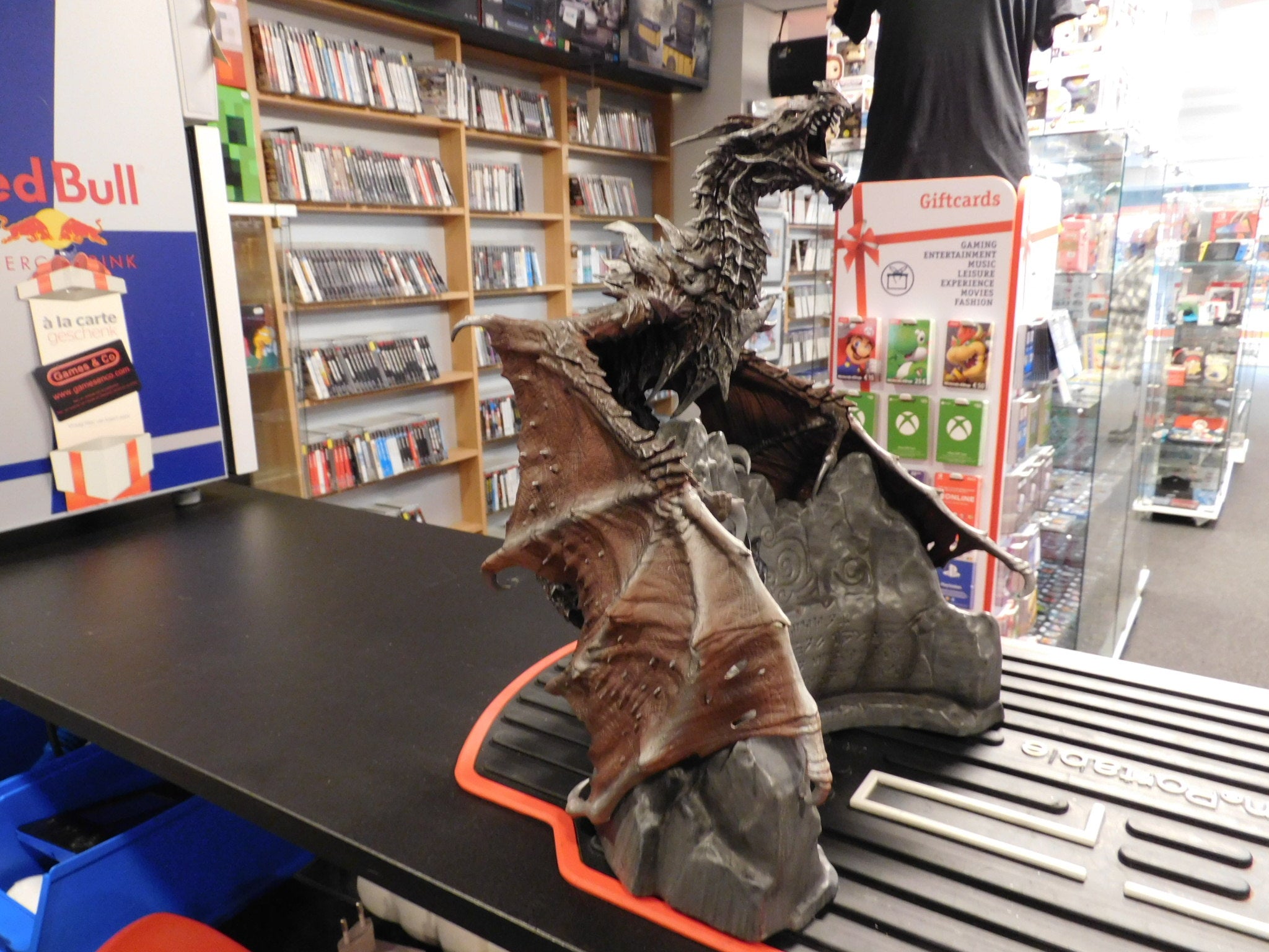 Elder Scrolls V: Skyrim Collectors Edtion Alduin Statue