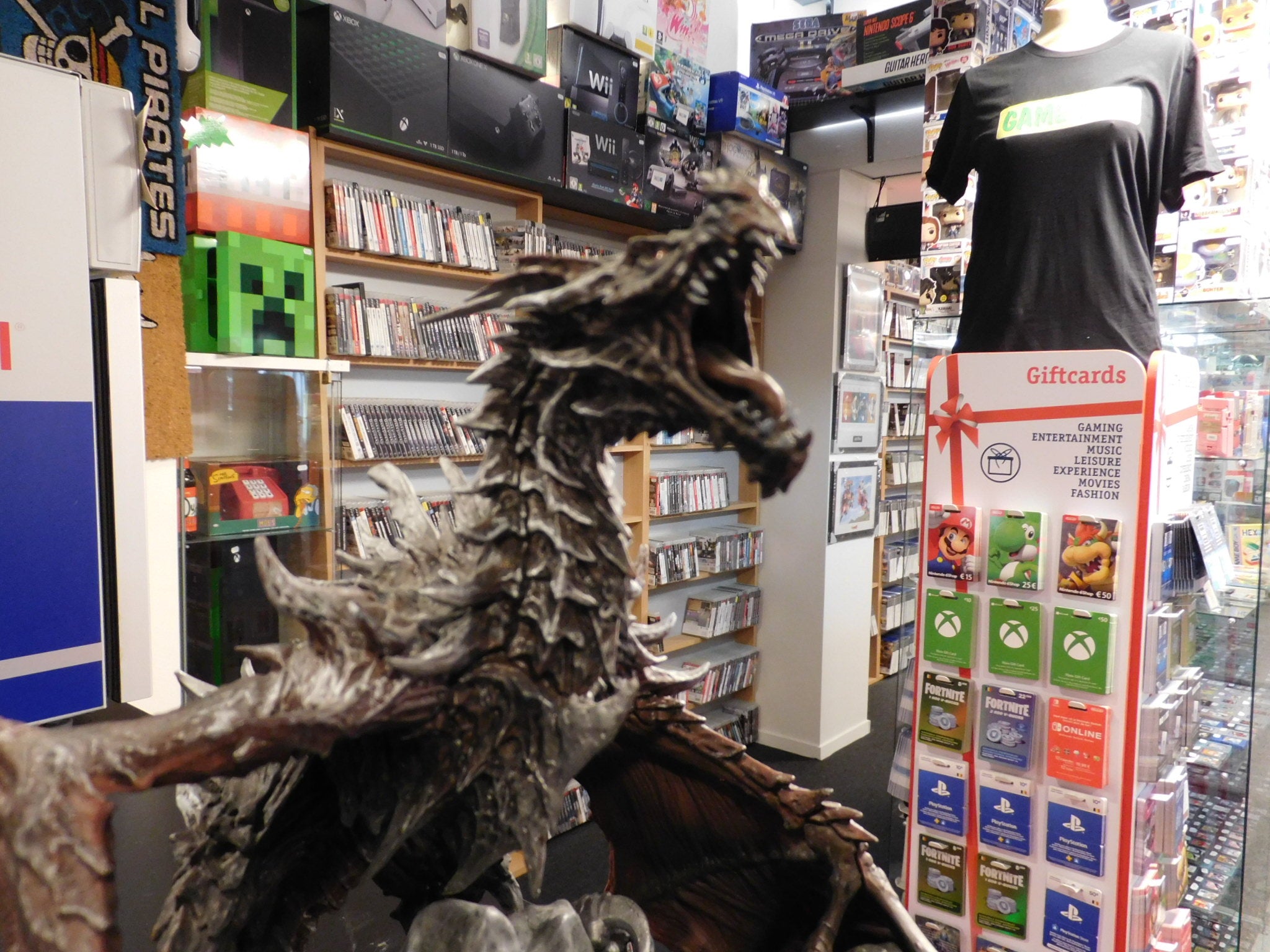 Elder Scrolls V: Skyrim Collectors Edtion Alduin Statue