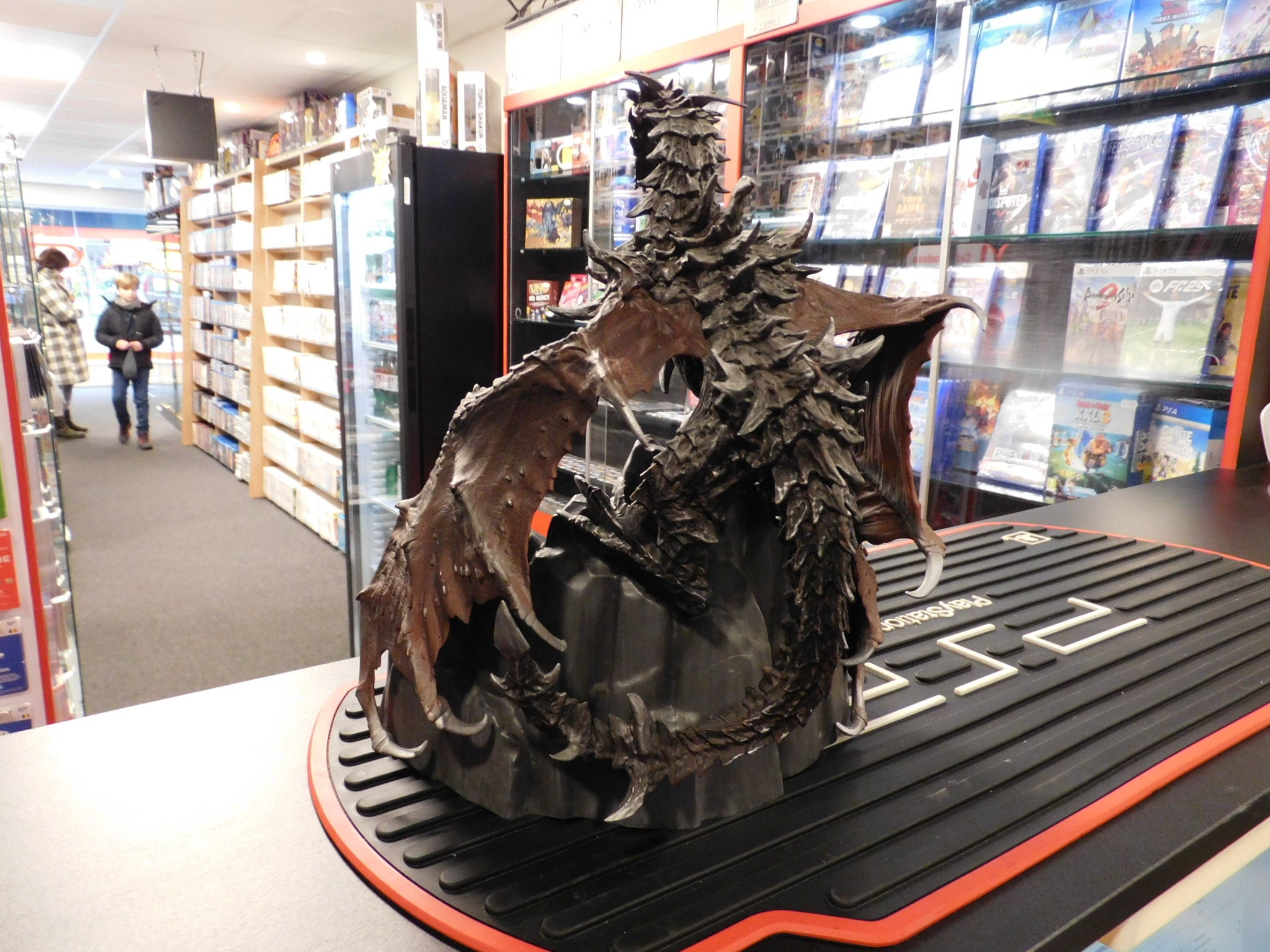 Elder Scrolls V: Skyrim Collectors Edtion Alduin Statue