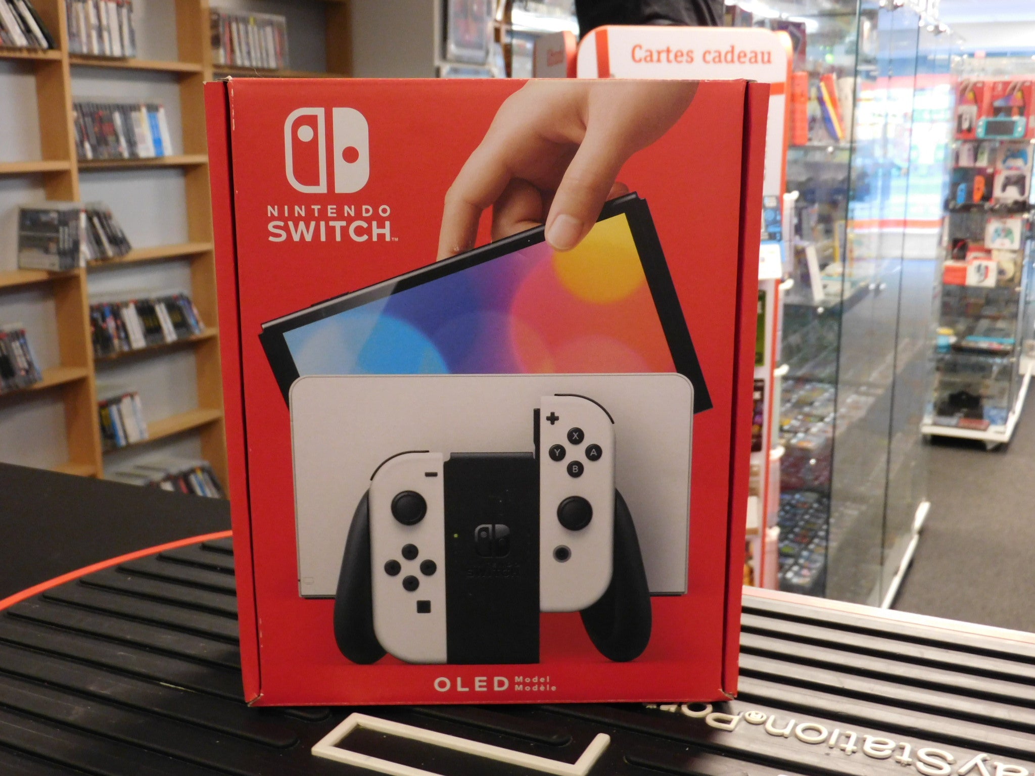 NINTENDO SWITCH  OLED   CONSOLE